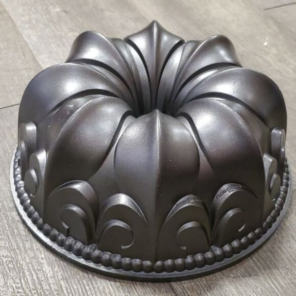 Nordic Ware Fleur De Lis Bundt Pan Baking Cake Bakeware Cookware Bake Baker - Picture 10 of 10